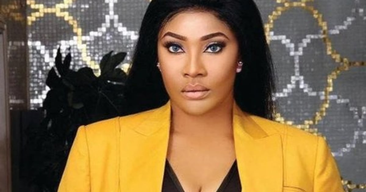 Actress seized at prison gate